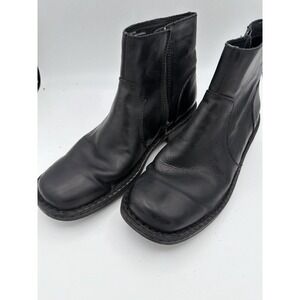 Born Black Leather Ankle Boots Side Zip Comfort Boots Men's Size 10.    1644